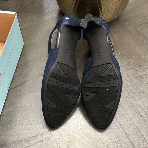 LIFESTRIDE Giovanna 2 Pumps (WIDE) - Picture 3 of 9